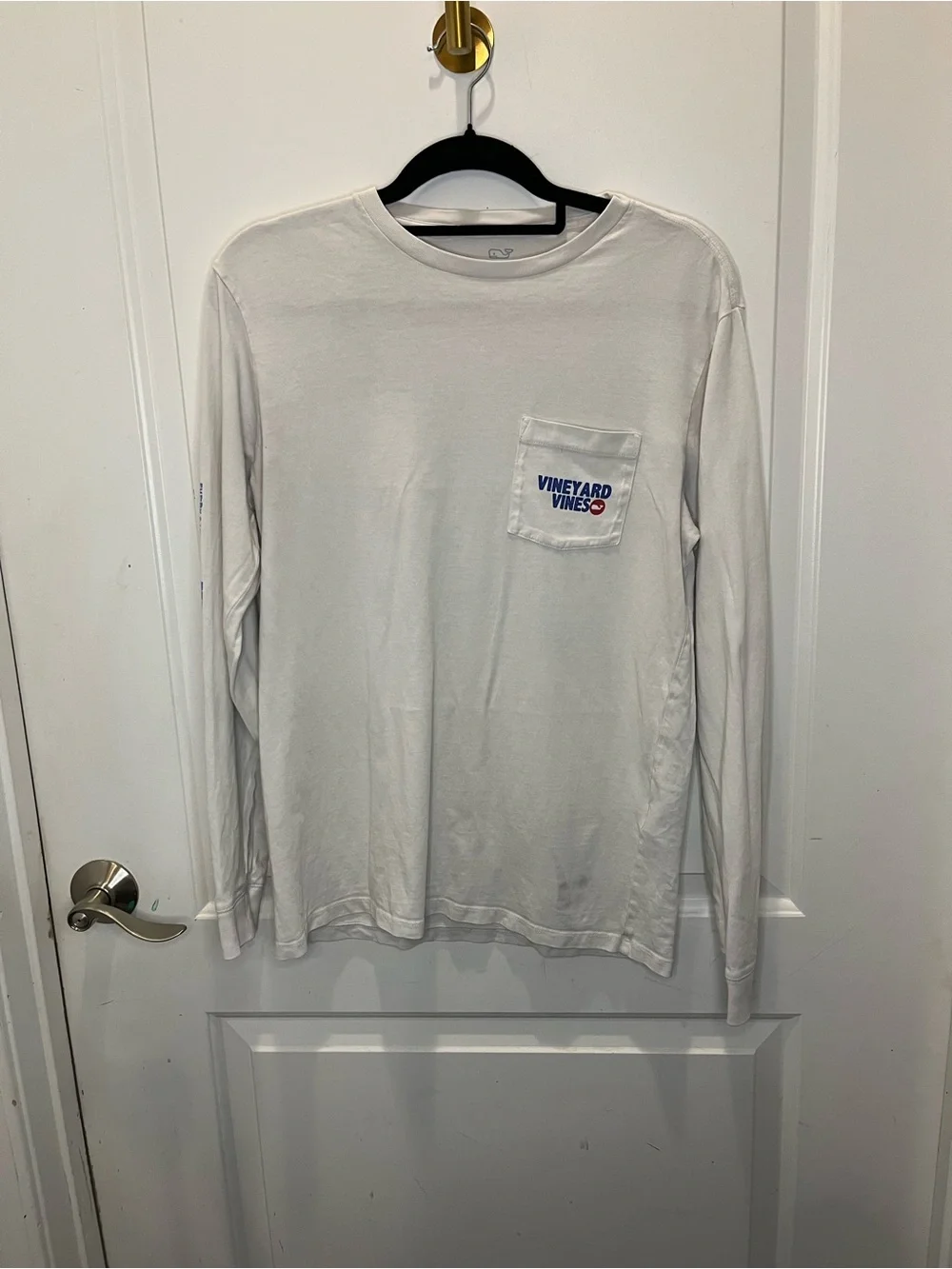 Vineyard Vines White Long-Sleeve Pocket Tee with Blue Logo